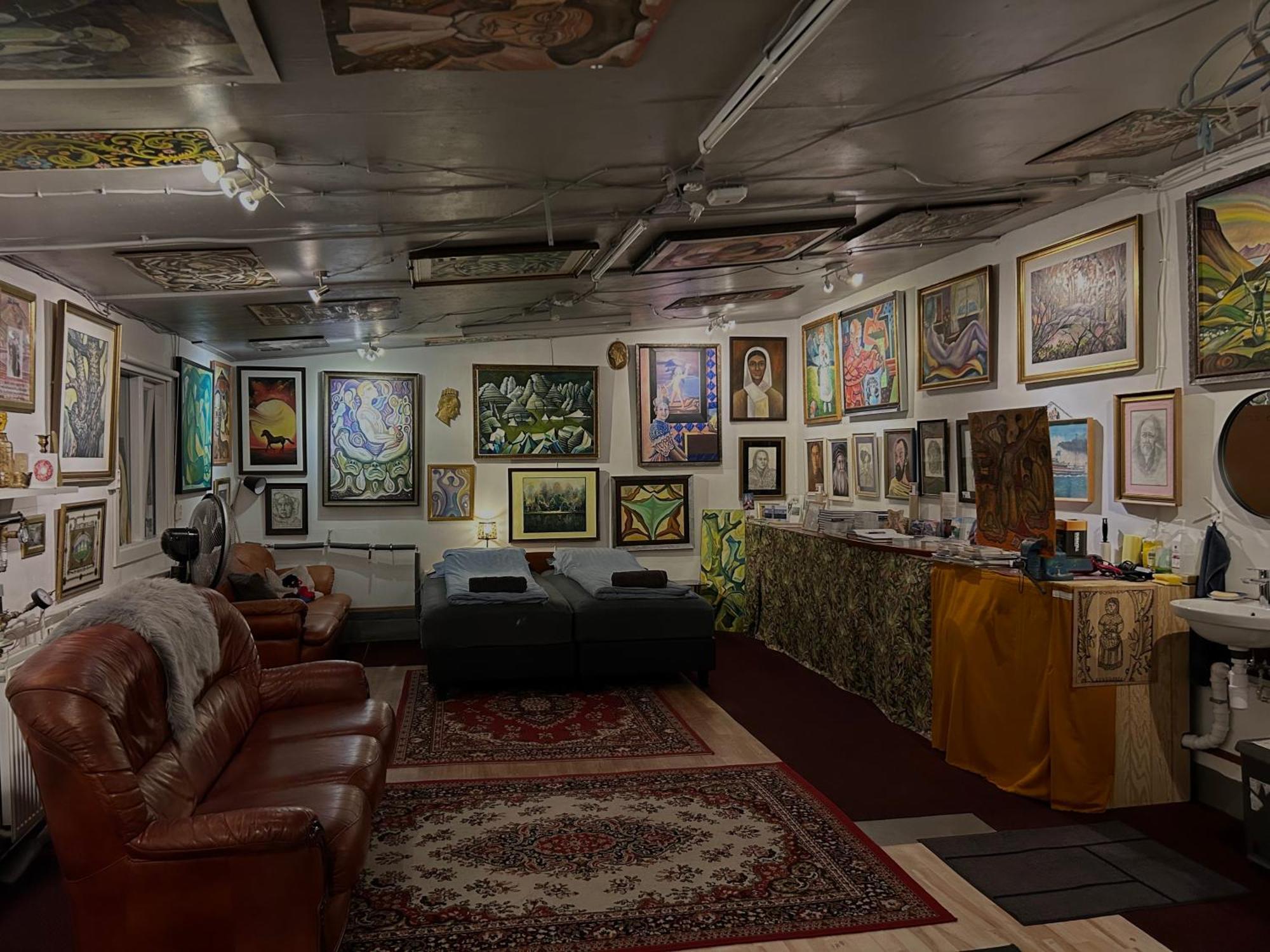 Brimarsbru Sleep Inn-Art Gallery Njarthvik Dış mekan fotoğraf